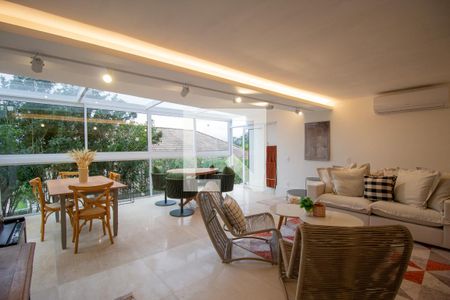 Casa de condomínio à venda com 450m², 4 quartos e 2 vagas Casa de condomínio à venda com 450m², 4 quartos e 2 vagasSala de Jogos