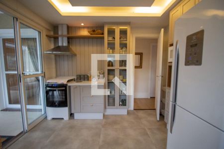 Casa de condomínio à venda com 450m², 4 quartos e 2 vagas Casa de condomínio à venda com 450m², 4 quartos e 2 vagasCozinha