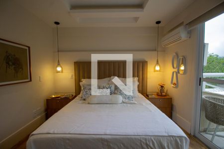 Casa de condomínio à venda com 450m², 4 quartos e 2 vagas Casa de condomínio à venda com 450m², 4 quartos e 2 vagasSuíte 2