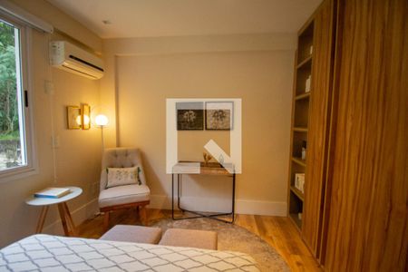 Casa de condomínio à venda com 450m², 4 quartos e 2 vagas Casa de condomínio à venda com 450m², 4 quartos e 2 vagasSuíte 1