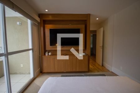 Casa de condomínio à venda com 450m², 4 quartos e 2 vagas Casa de condomínio à venda com 450m², 4 quartos e 2 vagasSuíte 2