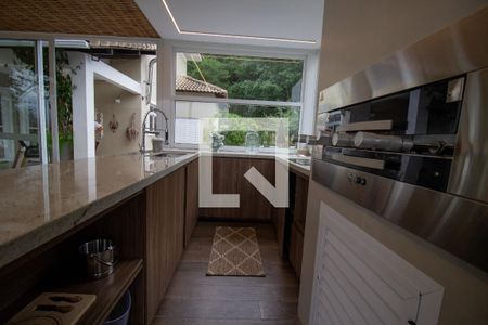 Casa de condomínio à venda com 450m², 4 quartos e 2 vagas Casa de condomínio à venda com 450m², 4 quartos e 2 vagasÁrea Gourmet