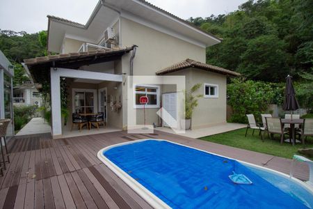 Casa de condomínio à venda com 450m², 4 quartos e 2 vagas Casa de condomínio à venda com 450m², 4 quartos e 2 vagasÁrea de Lazer