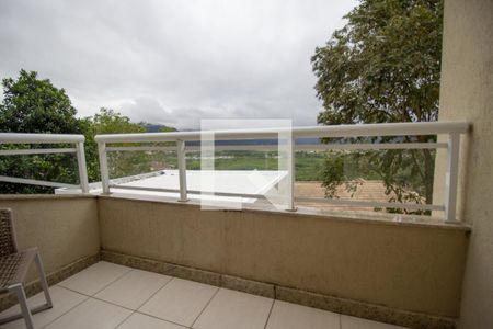 Casa de condomínio à venda com 450m², 4 quartos e 2 vagas Casa de condomínio à venda com 450m², 4 quartos e 2 vagasSacada da Suíte 2