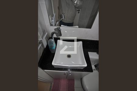 Casa à venda com 247m², 4 quartos e 4 vagasBanheiro do Corredor