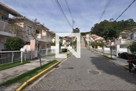 Casa à venda com 247m², 4 quartos e 4 vagas Casa à venda com 247m², 4 quartos e 4 vagasÁrea comum