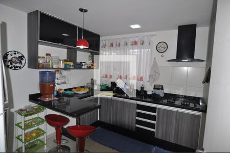 Casa à venda com 247m², 4 quartos e 4 vagasCozinha - Armários