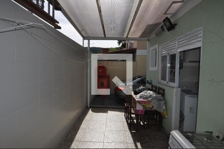 Casa à venda com 247m², 4 quartos e 4 vagasTraseira da Casa com Churrasqueira