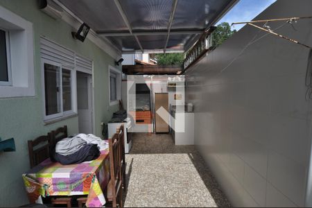 Casa à venda com 247m², 4 quartos e 4 vagasTraseira da Casa com Churrasqueira