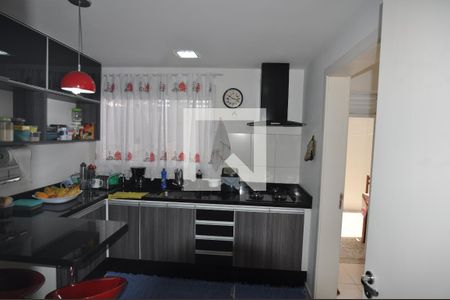 Casa à venda com 247m², 4 quartos e 4 vagasCozinha - Armários