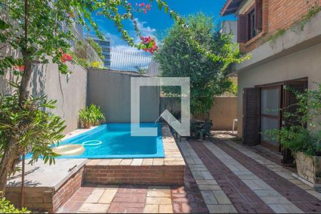 Casa à venda com 350m², 4 quartos e 4 vagas Casa à venda com 350m², 4 quartos e 4 vagasPiscina/Quintal