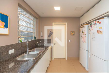 Casa à venda com 350m², 4 quartos e 4 vagas Casa à venda com 350m², 4 quartos e 4 vagasCozinha