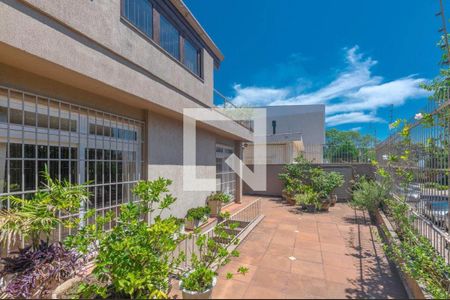 Casa à venda com 350m², 4 quartos e 4 vagas Casa à venda com 350m², 4 quartos e 4 vagasJardim/Quintal