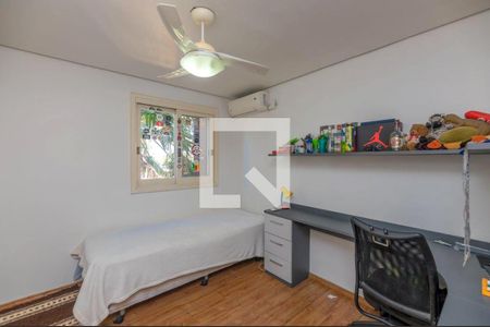 Casa à venda com 350m², 4 quartos e 4 vagas Casa à venda com 350m², 4 quartos e 4 vagasQuarto 4