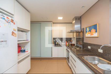 Casa à venda com 350m², 4 quartos e 4 vagas Casa à venda com 350m², 4 quartos e 4 vagasCozinha