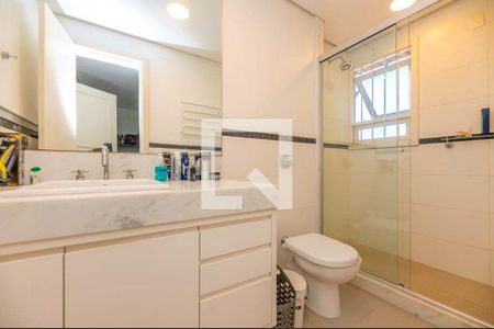 Casa à venda com 350m², 4 quartos e 4 vagas Casa à venda com 350m², 4 quartos e 4 vagasBanheiro