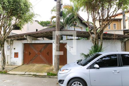 Casa para alugar com 225m², 2 quartos e 2 vagasFachada