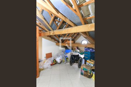 Casa para alugar com 225m², 2 quartos e 2 vagasSotão