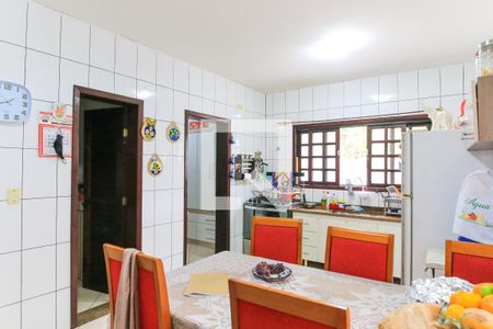 Casa para alugar com 225m², 2 quartos e 2 vagasCozinha