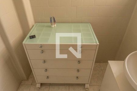 Apartamento à venda com 86m², 2 quartos e 1 vaga Apartamento à venda com 86m², 2 quartos e 1 vagaBanheiro Social