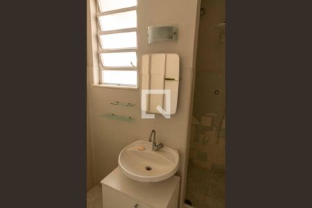 Apartamento à venda com 86m², 2 quartos e 1 vaga Apartamento à venda com 86m², 2 quartos e 1 vagaBanheiro Social