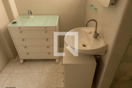 Apartamento à venda com 86m², 2 quartos e 1 vaga Apartamento à venda com 86m², 2 quartos e 1 vagaBanheiro Social