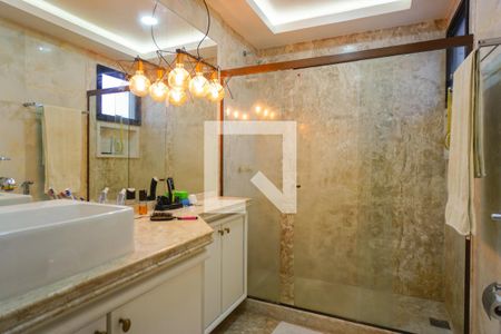 Apartamento à venda com 420m², 4 quartos e 2 vagas Apartamento à venda com 420m², 4 quartos e 2 vagasBanheiro da Suíte 2