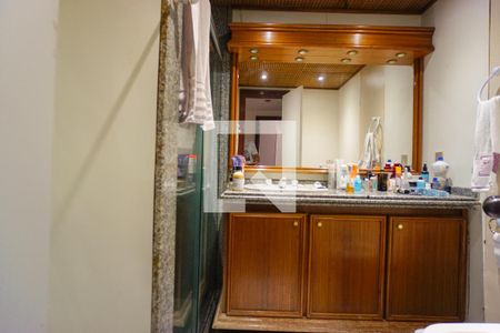 Apartamento à venda com 420m², 4 quartos e 2 vagas Apartamento à venda com 420m², 4 quartos e 2 vagasBanheiro Social