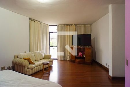 Apartamento à venda com 420m², 4 quartos e 2 vagas Apartamento à venda com 420m², 4 quartos e 2 vagasSuíte 1