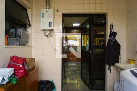 Apartamento à venda com 420m², 4 quartos e 2 vagas Apartamento à venda com 420m², 4 quartos e 2 vagasÁrea de Serviço