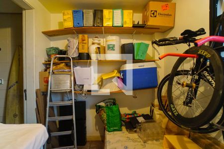 Apartamento à venda com 420m², 4 quartos e 2 vagas Apartamento à venda com 420m², 4 quartos e 2 vagasQuarto de Serviço