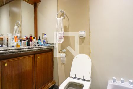 Apartamento à venda com 420m², 4 quartos e 2 vagas Apartamento à venda com 420m², 4 quartos e 2 vagasBanheiro Social