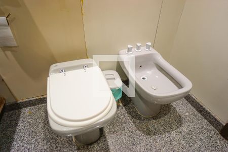 Apartamento à venda com 420m², 4 quartos e 2 vagas Apartamento à venda com 420m², 4 quartos e 2 vagasBanheiro Social