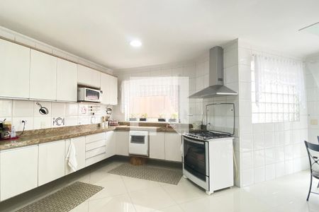 Casa de condomínio à venda com 420m², 4 quartos e 4 vagasCozinha