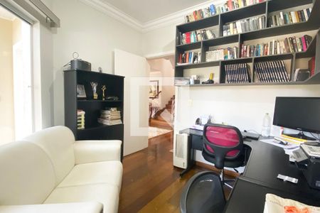 Casa de condomínio à venda com 420m², 4 quartos e 4 vagasEscritório