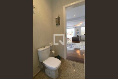 Casa de condomínio à venda com 420m², 4 quartos e 4 vagasLavabo