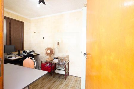 Casa à venda com 258m², 3 quartos e 4 vagas Casa à venda com 258m², 3 quartos e 4 vagasEscritório