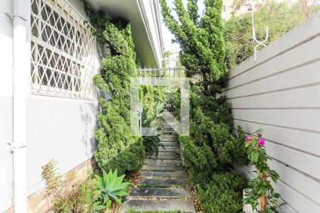 Casa à venda com 536m², 4 quartos e 2 vagasCorredor