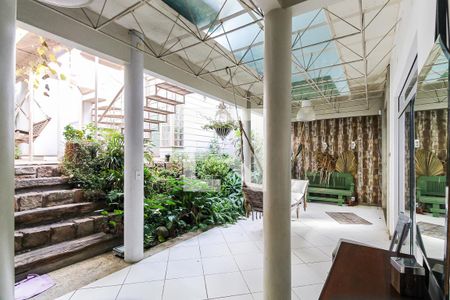 Casa à venda com 536m², 4 quartos e 2 vagasVaranda