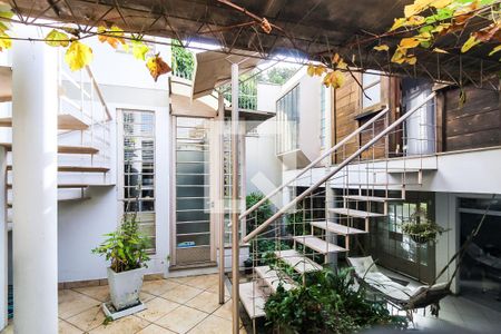 Casa à venda com 536m², 4 quartos e 2 vagasQuintal