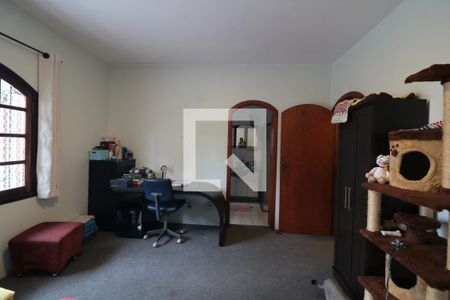 Casa à venda com 219m², 4 quartos e 3 vagasSuíte