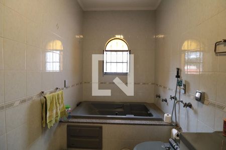 Casa à venda com 219m², 4 quartos e 3 vagasBanheiro da Suíte