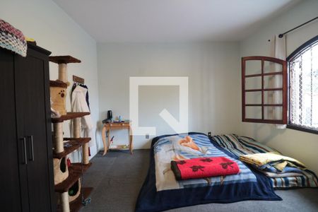 Casa à venda com 219m², 4 quartos e 3 vagasSuíte