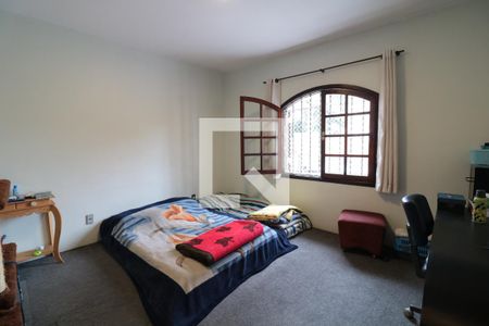 Casa à venda com 219m², 4 quartos e 3 vagasSuíte