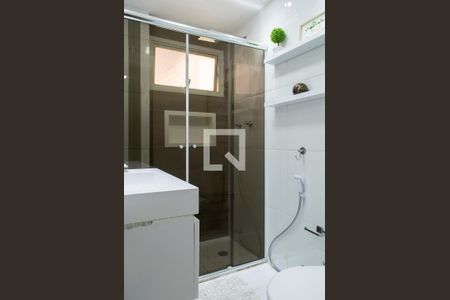 Banheiro de apartamento para alugar com 3 quartos, 100m² em Santa Teresinha, São Paulo