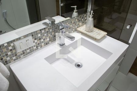 Banheiro de apartamento para alugar com 3 quartos, 100m² em Santa Teresinha, São Paulo