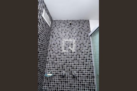 Apartamento à venda com 65m², 2 quartos e 1 vagaDetalhe do banheiro