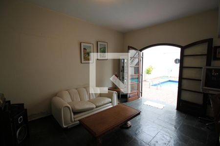 Casa à venda com 342m², 5 quartos e 4 vagasSala