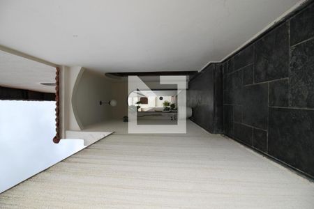 Casa à venda com 342m², 5 quartos e 4 vagasCorredor