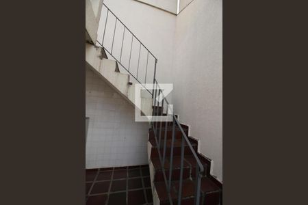 Casa à venda com 342m², 5 quartos e 4 vagasEscada